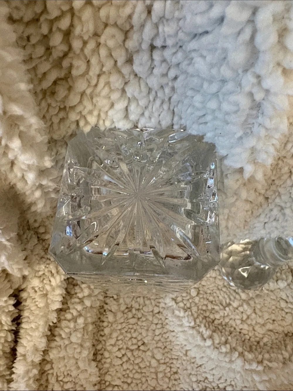 Cut Crystal Decanter - Clear Glass Home Accent Faceted Glass Top Liquor Decanter